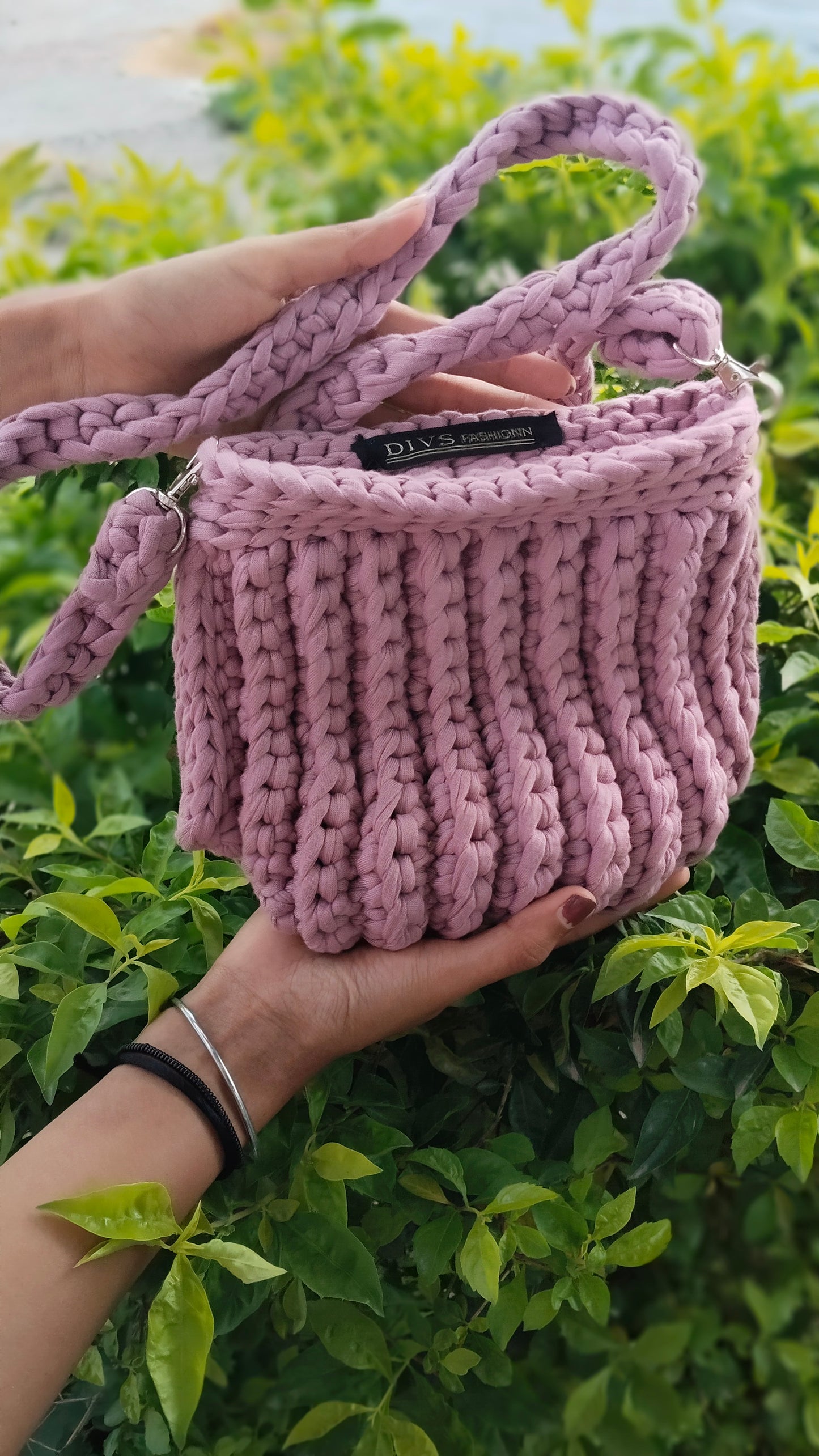 Seashell Sling Bag