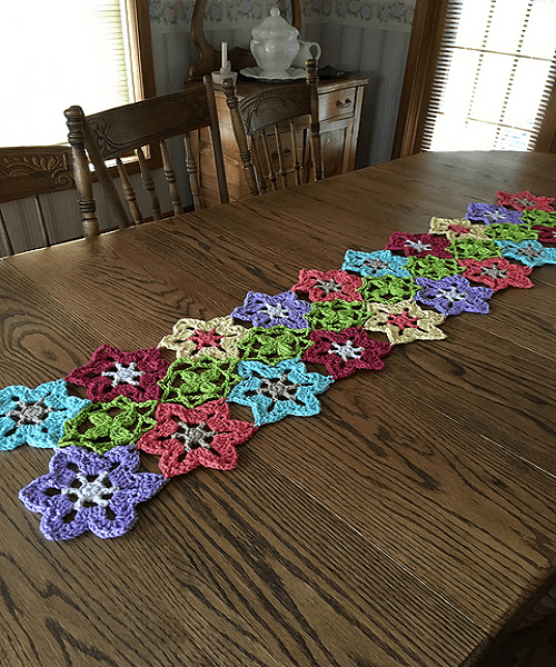 Crochet Interlocking Floral Table Runner